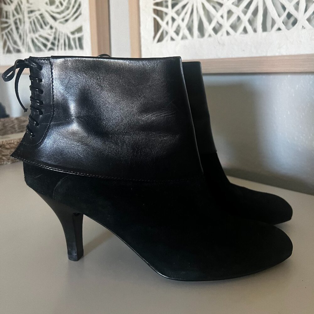 Sofft Black Leather Bootie Lace Up Heel Womens Size 9.5
